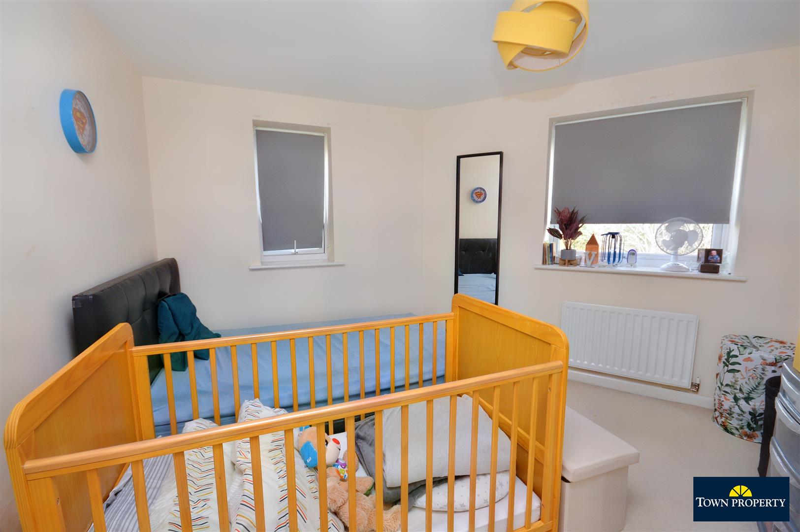 Property Details for Weavers Close Eastbourne BN21 2BA Town Property